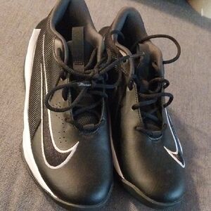 Nike Hustle Quick Tennis Shoes